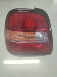 Achterlicht links Nissan Sunny N14 sedan B6559-62C10 Nieuw.
