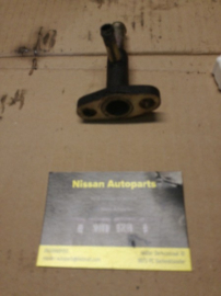 Aansluitflens koelwaterslang motoroliekoeler YD22DDT/ YD22DTI/ YD22ETI Nissan 14075-AD200 N16/ T30/ V10 Gebruikt.