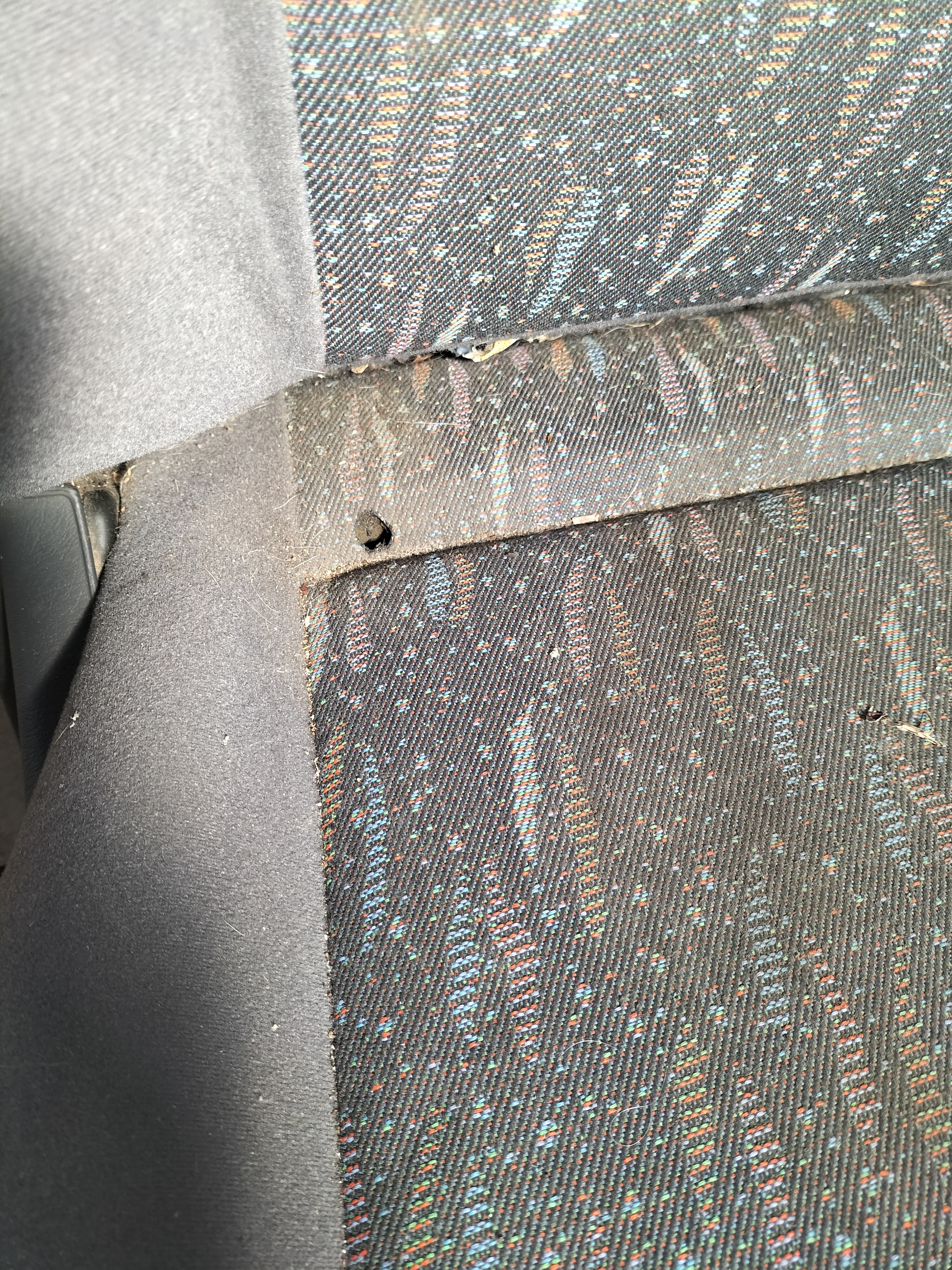 Bijrijdersstoel Nissan Primera P11 87000-3J402 Gebruikt, lichte schade.