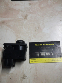 Switch mirror control Nissan 25570-BM400 D22/ K11/ LCD22/ N16/ R20/ T30/ Y61/  V10