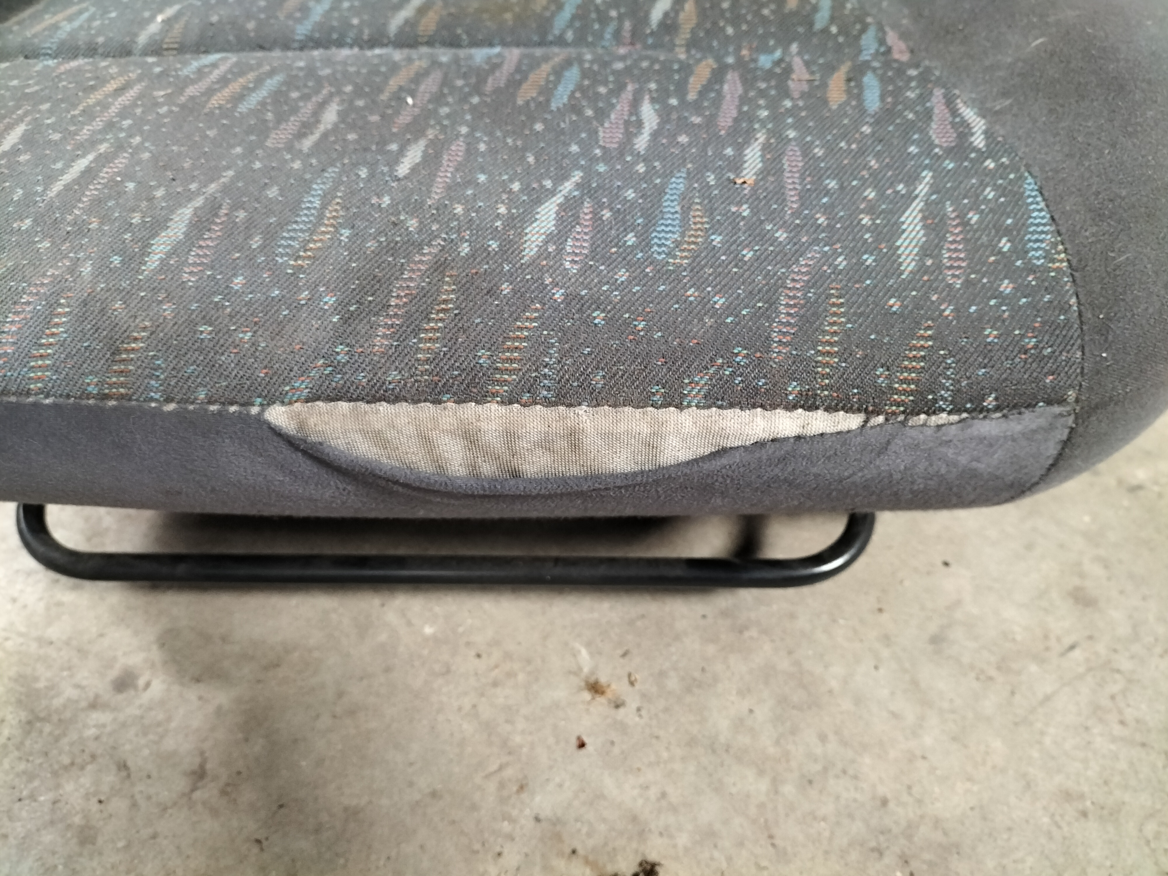 Seat front, left-hand Nissan Primera P11 87050-2F012 Used part. Little damage.