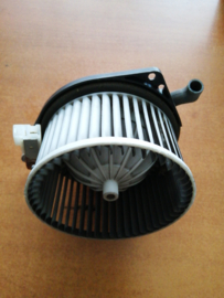 Motor & fan blower Nissan Terrano2 R20 27220-0F000 Used part.