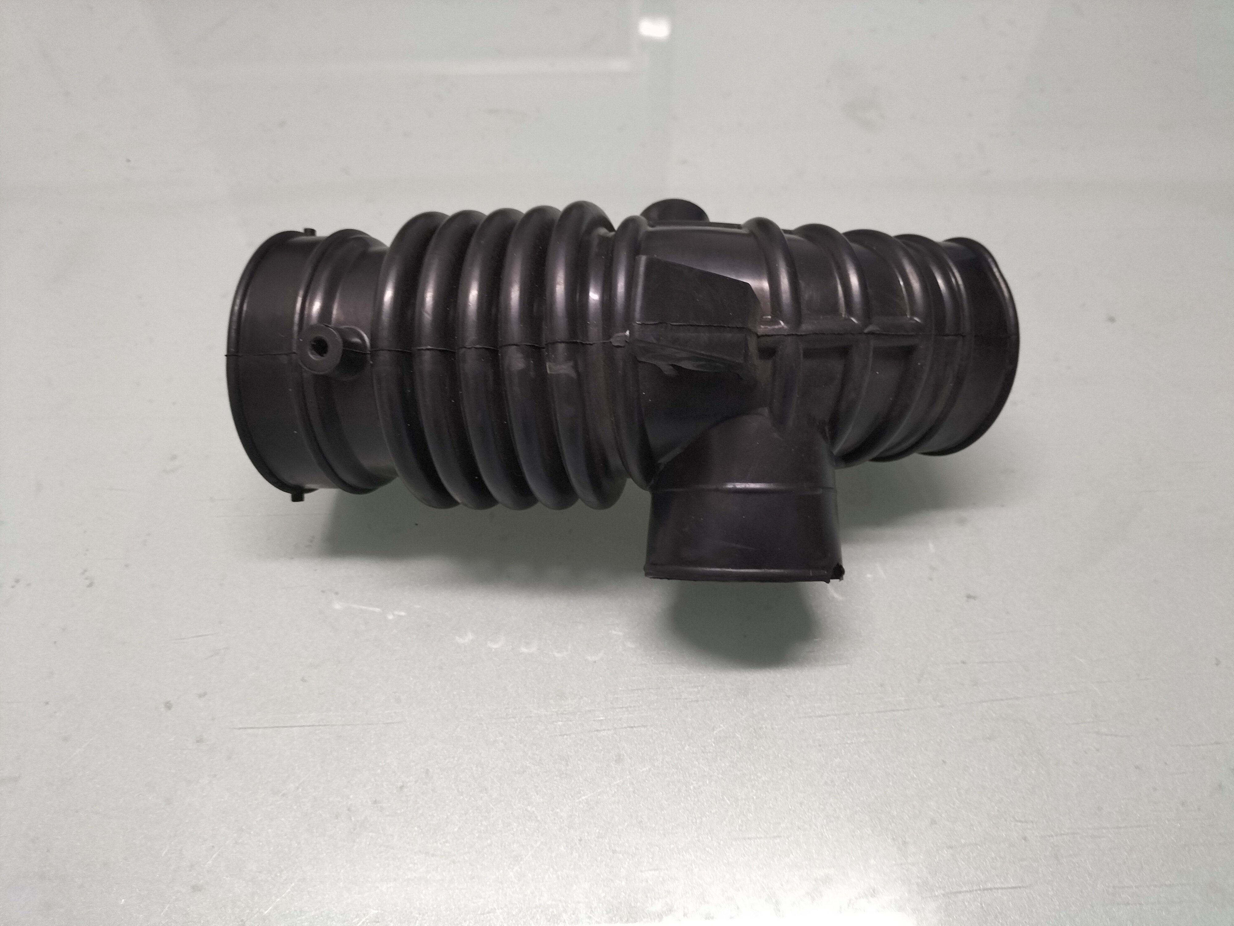Hose-air duct QG15DE Nissan Almera N16 16578-BM500 New.