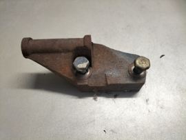 Dynamomontagesteun L16 Datsun Bluebird 710 11710-????? (20250209) Gebruikt.