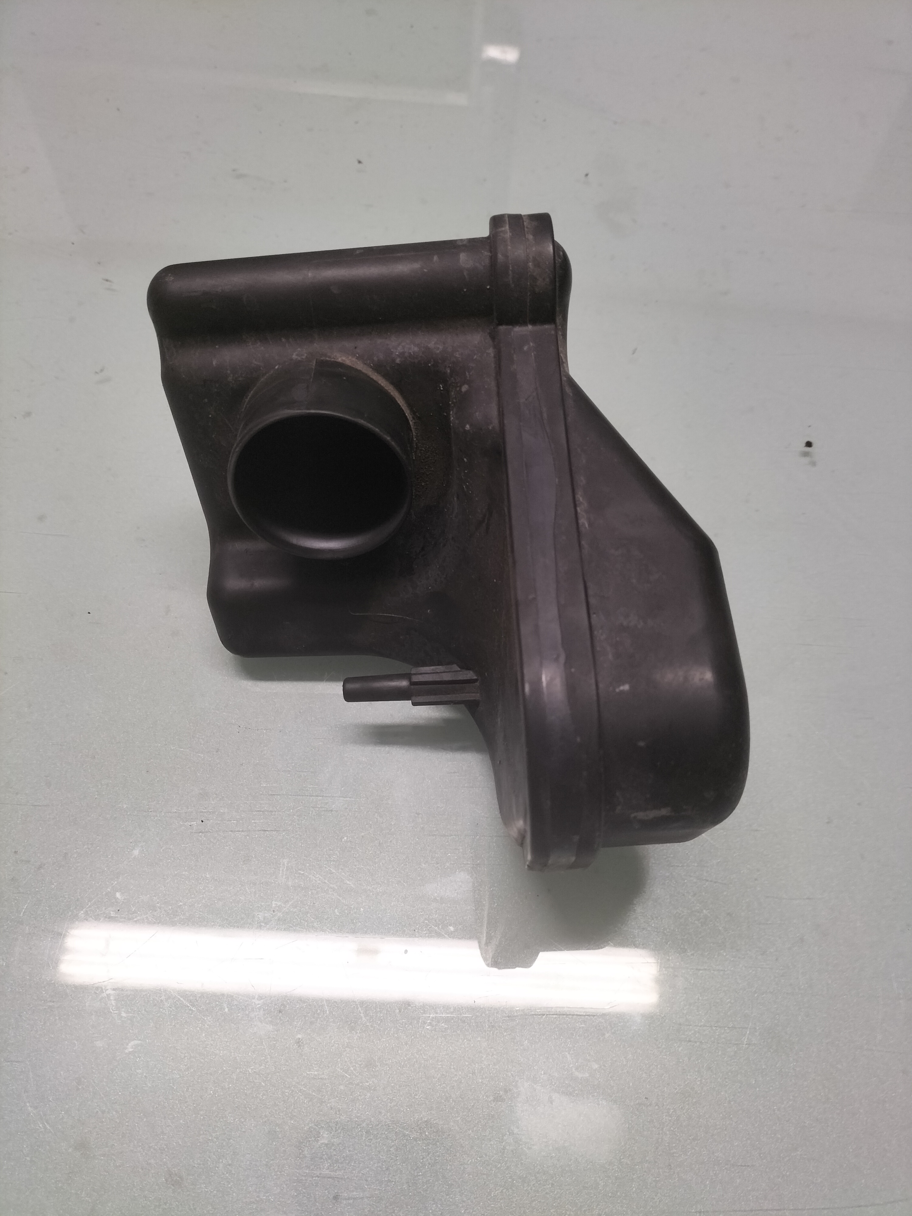 Resonator assy-air QG15DE/ QG16DE/ QG18DE Nissan 16585-AU010 N16/ P12/ V10 Used part.
