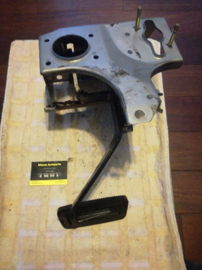 Rempedaal Nissan Bluebird T12/T72/U11 automaat 46520-13E11