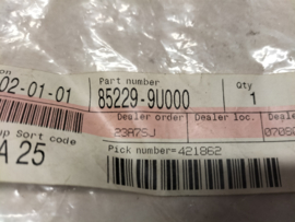 Montagesteun achterbumper links Nissan Note E11 85229-9U000 Orgineel.