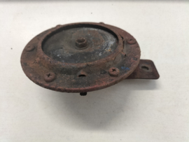 Claxon Datsun Cherry E10 26330-M0200 Gebruikt.
