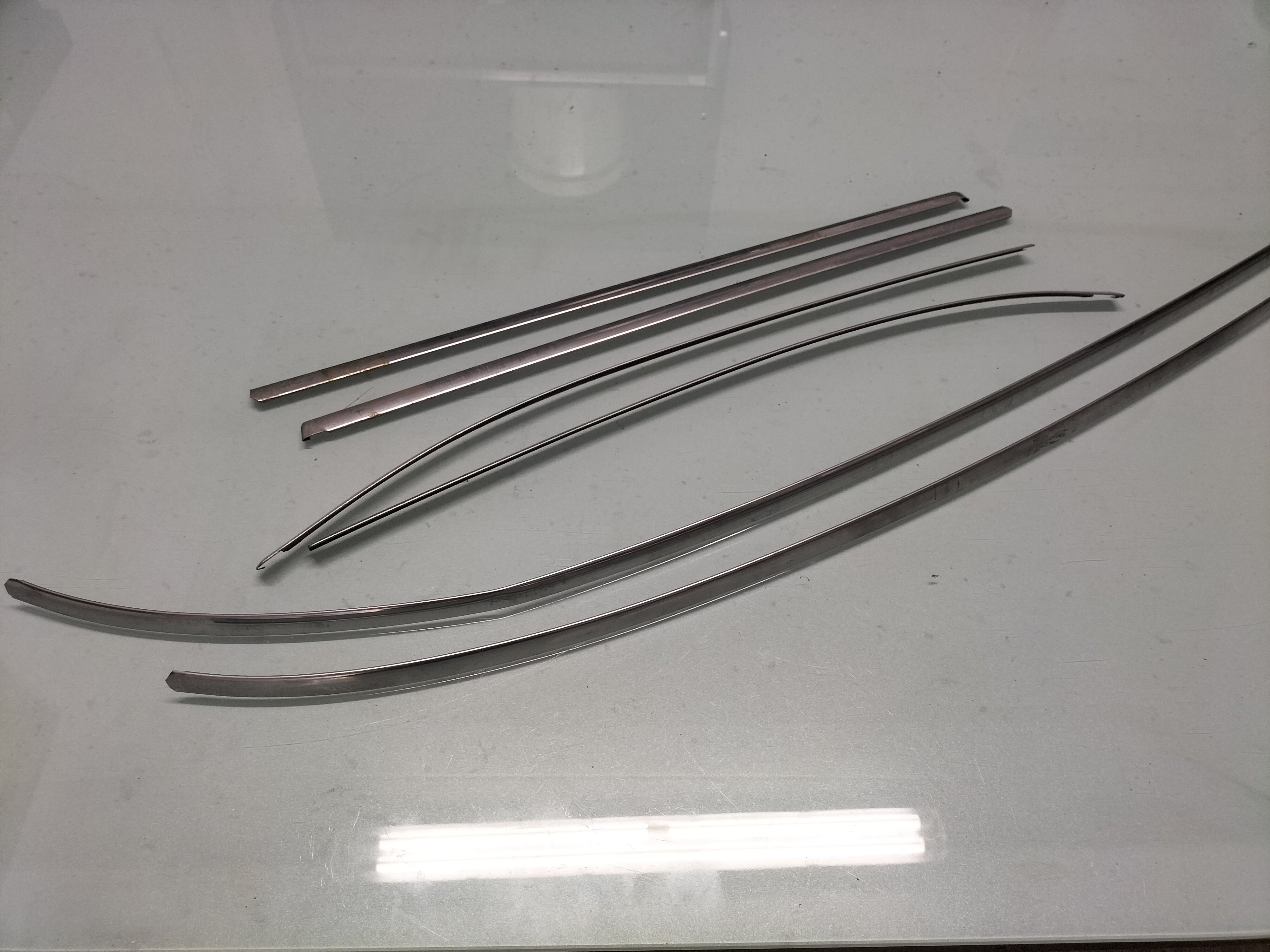 moulding windshield Datsun sunny b110 72810-H1101