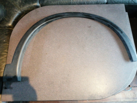 Spatbordverbreder rechtsvoor Nissan Qashqai J12 63810-6UA0A Lichte schade.