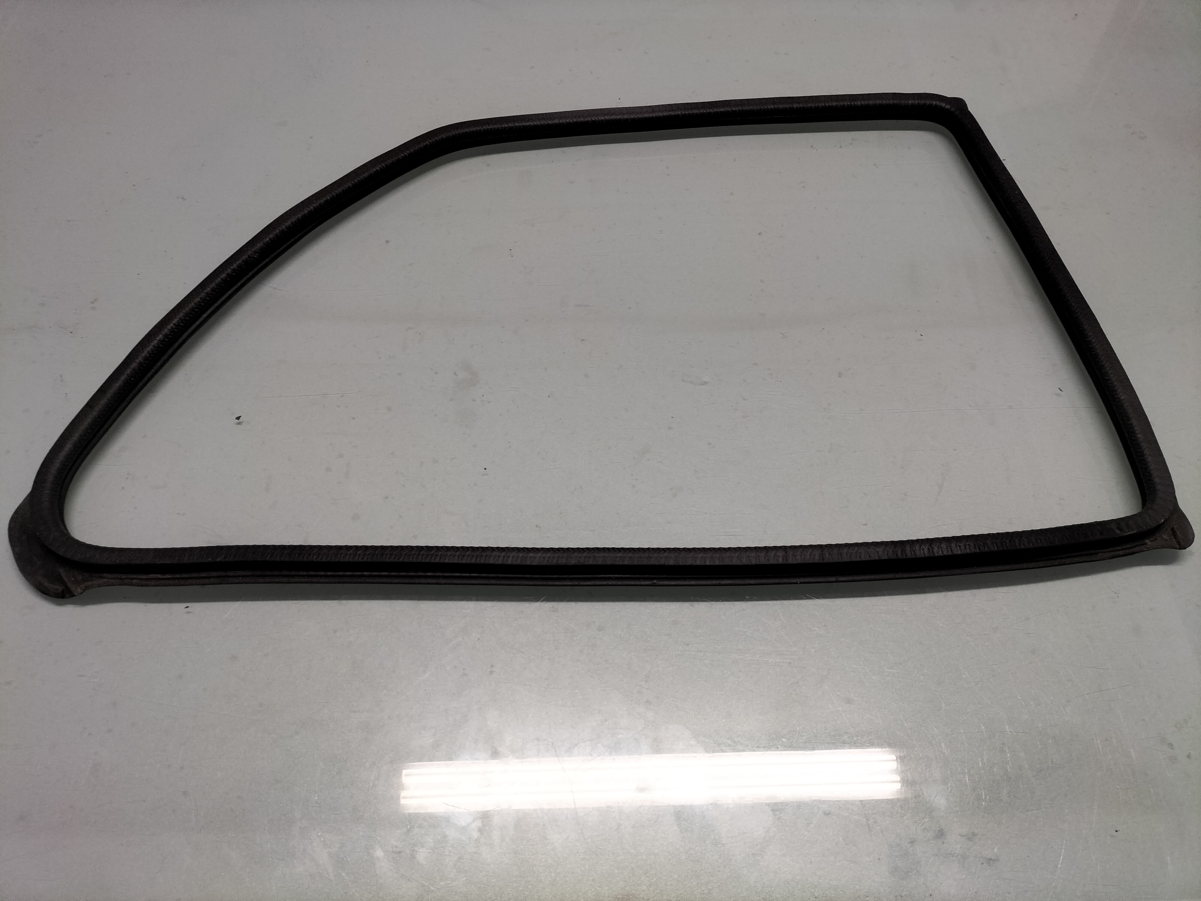 Weatherstrip-side window, left-hand Nissan Micra K10 83331-01B00 Used part.