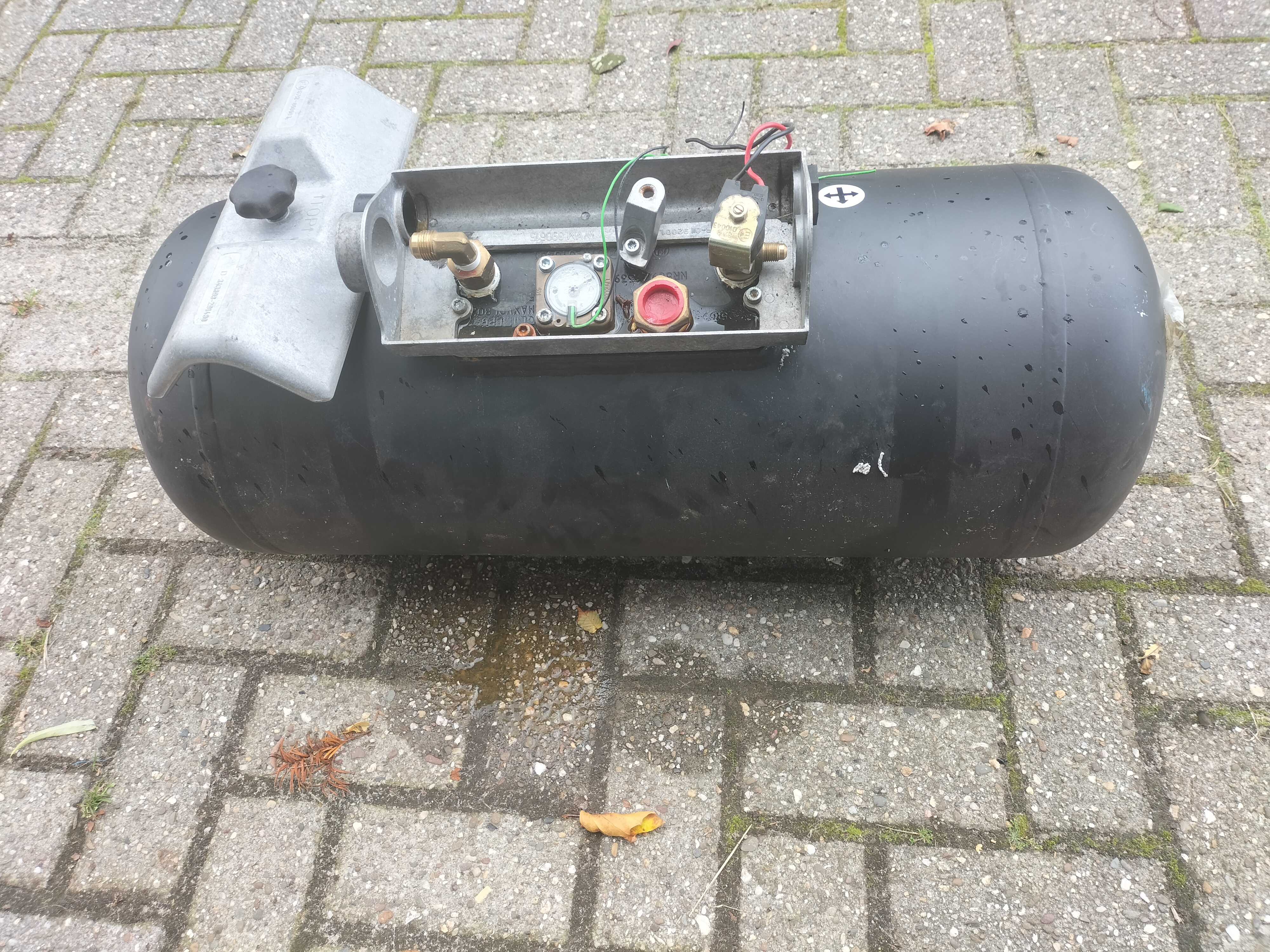 LPG-tank 750 X 300 (20250805) Gebruikt.