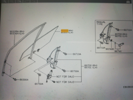 Portierruit rechtsvoor Nissan Primera P11 80300-2F050 Zonder houder (43R-00003) Gebruikt.