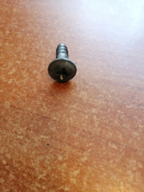Screw Nissan 01456-00621 Used part.