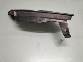 Grille rechts Nissan Primera P12 62320-AU300 Gebruikt.