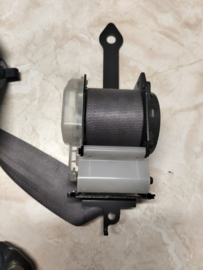 Veiligheidsgordelspanner linksvoor Nissan Micra K11 86845-53B30 Orgineel.
