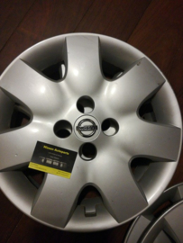 Sierdoppenset 15 inch Nissan Micra K12 40315-AX700 Gebruikt.