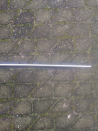 Sierlijst buitenzijde achterportier links Nissan Bluebird T72 82820-Q9000 Gebruikt.