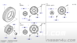 Steel wheel 7J X 15 met Michelin Latitude Alpine band 235/75R15 40300-7F000
