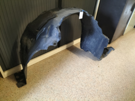 Binnenscherm linksvoor Nissan Primera P12 63841-AV600 Geberuikt.