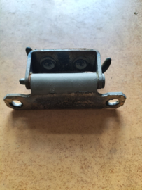 Achterklepscharnier Nissan Primera P11 hatchback 90400-2F730 Gebruikt.