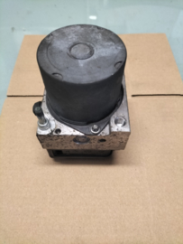 ABS-pomp Nissan Primera P12 47660-AV726 (0 265 800 334) Gebruikt.
