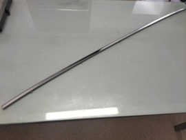 Sierlijst achterbumper rechts Nissan 85042-01E00 Orgineel.