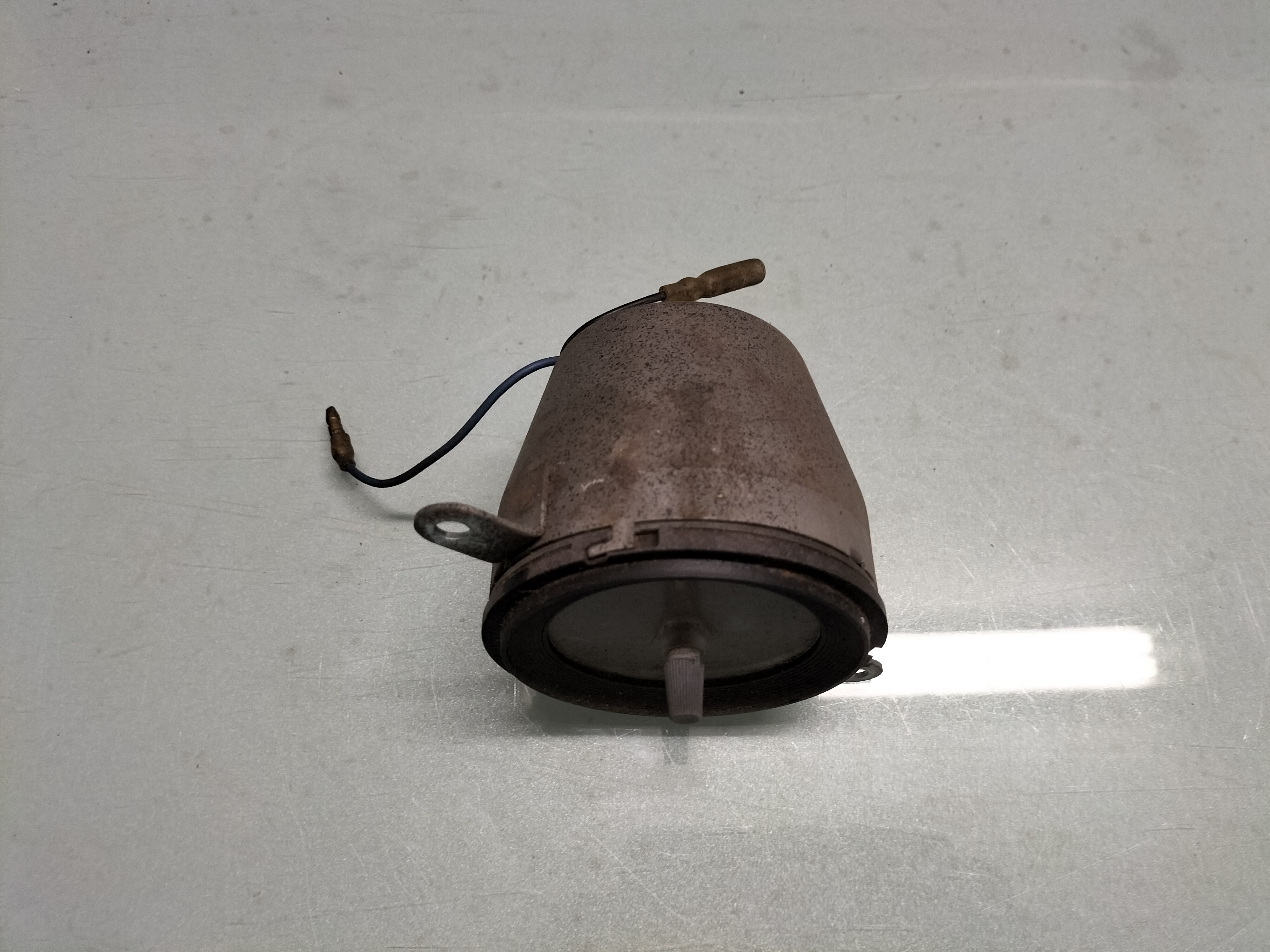 Klok Datsun Cherry E10 27380-M0209 Gebruikt.