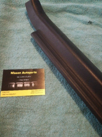 Instapstrip rechts Nissan 100NX B13 76951-61Y03 Gebruikt.