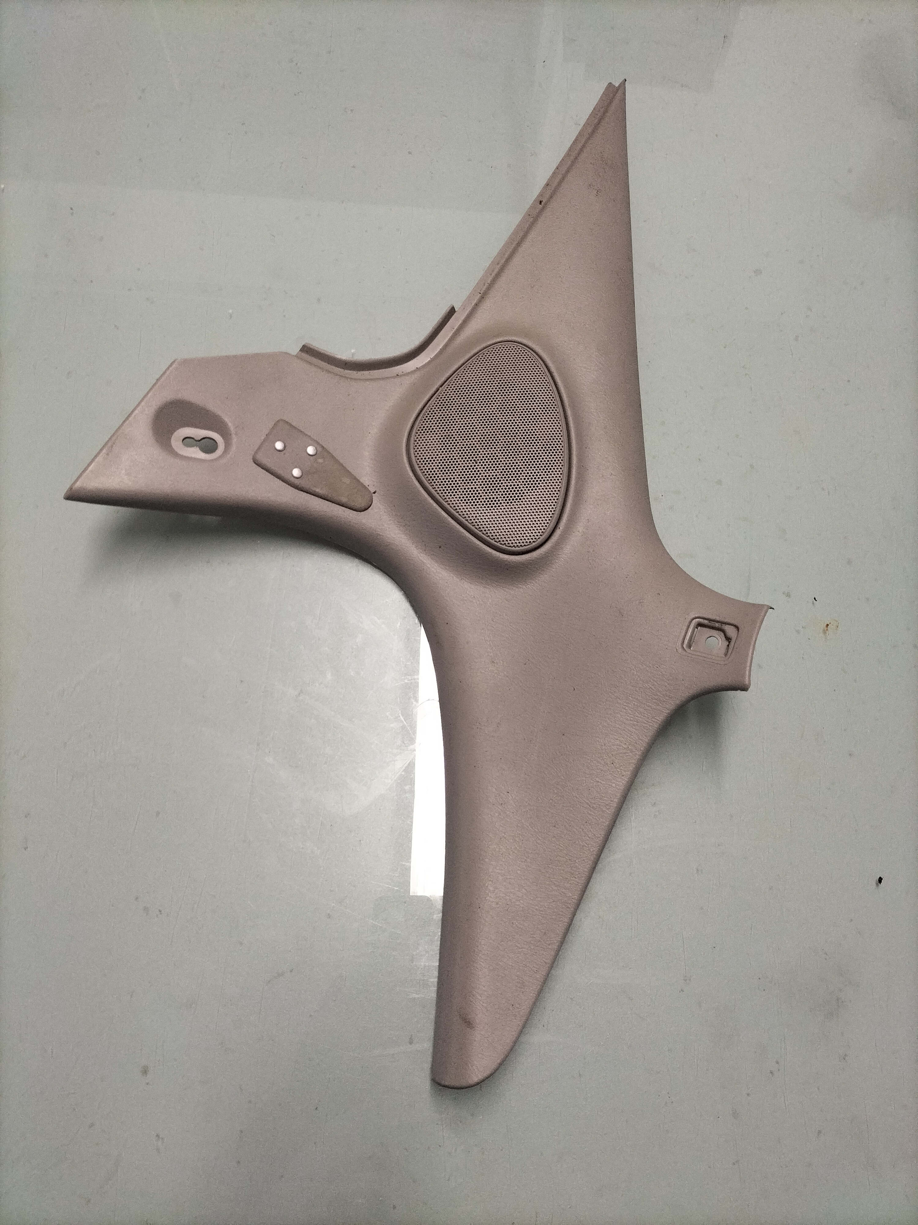 Finisher-rear pillar, left-hand Nissan Primera P11 hatchback 76935-2F702 Used part.