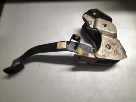 Koppelingspedaal Nissan Primera P11/ WP11 46503-BE960 Gebruikt.