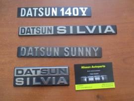 Embleem Datsun 140Y