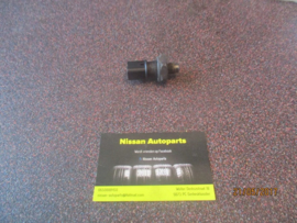 Oliedruksensor Nissan 25740-70J00 gebruikt.