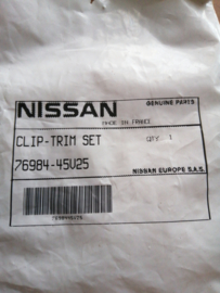 Bevestigingsclip achterpaneel kofferbak Nissan Primera P11 h.b. 76984-45V25 (Incompleet)