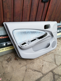 Deurpaneel linksvoor Nissan Almera N16 80901-5M400 (Japan - uitvoering)