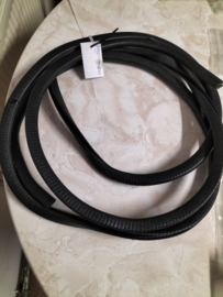 Deurrubber rechtsvoor Nissan Micra K10 76921-01B00 Gebruikt.