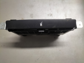 Bekerhouder Nissan Terrano2 R20 68430-0X800 Gebruikt.