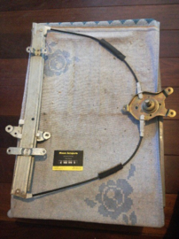 Raammechanisme linksvoor Nissan Sunny N14 80701-50C10 Gebruikt.