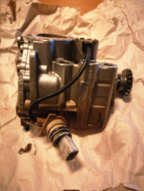 Oil pump assy Nissan 15000-00QAB C13/ F15/ F16/ J11/ J12/ K14/ T32 Used part (150002257R)