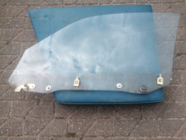 Portierruit rechts Nissan 100NX B13 80300-66Y05 Gebruikt.