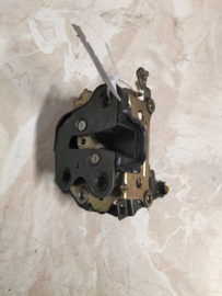 Deurslot linksvoor Nissan Micra K10 80503-04B00 Gebruikt.