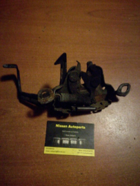 Motorkapsluiting Nissan Terrano2 65601-0F000