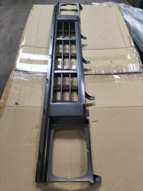 Grille front Nissan King Cab D21 62310-31G00 New.