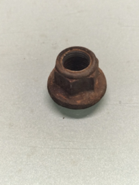 Nut Nissan 01225-00032 Used part.