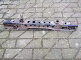Member cross, second Nissan Terrano2 R20 51020-0F031 Used part.