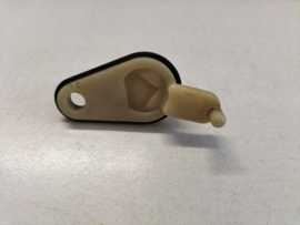 Retainer left-hand Nissan Micra K10 26062-04B00 Used part.
