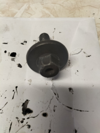 Bolt-pulley, crankshaft Nissan 12309-00Q0G Used part.