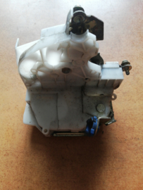 Deurslot rechtsachter Nissan Primera P11/ WP11 82502-9F511 Gebruikt.