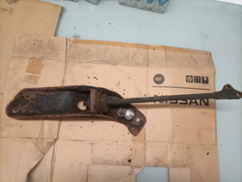 Samenstelling montagesteun trekstang vooras links Nissan 280ZX S130 54481-P6500 + 54471-P6500 Gebruikt.