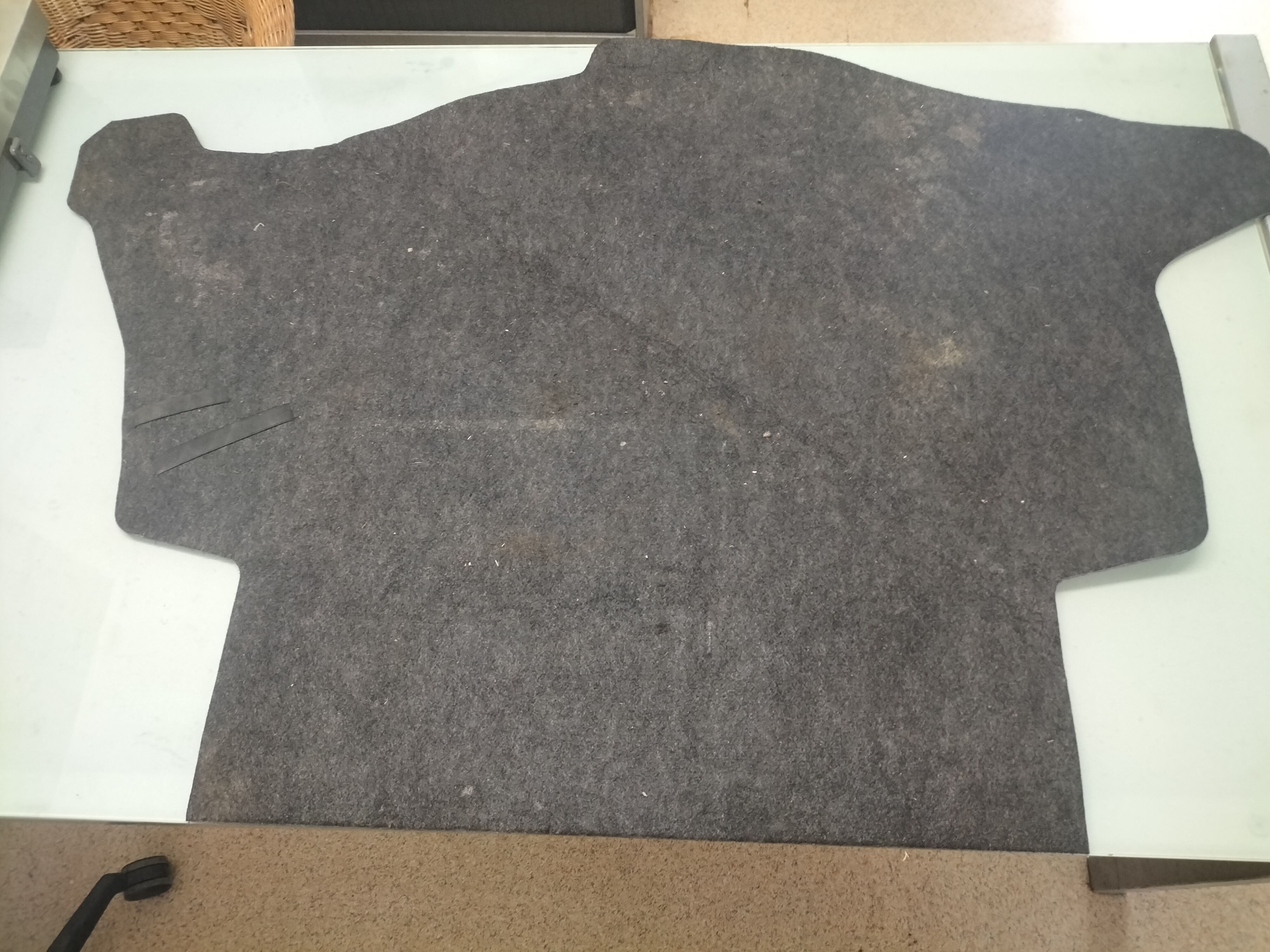 Kofferbakmat Nissan Almera N15 84904-2N300 Gebruikt.